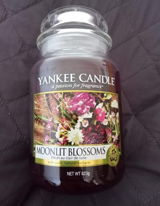 Moonlit blossoms Yankee candle