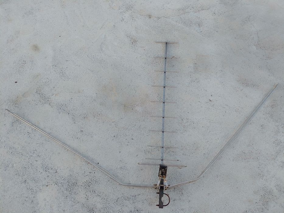 Дециметрова метрова антенна