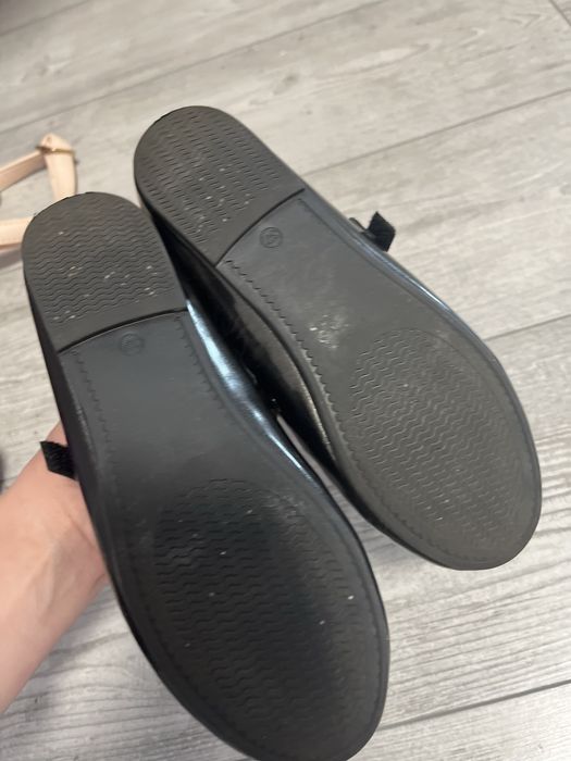 Туфлі лакові мікі стан нових