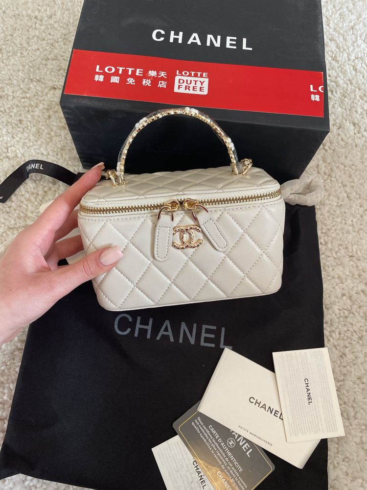 Сумка Chanel молочна | квадратна сумка Chanel з зеркалом | косметичка