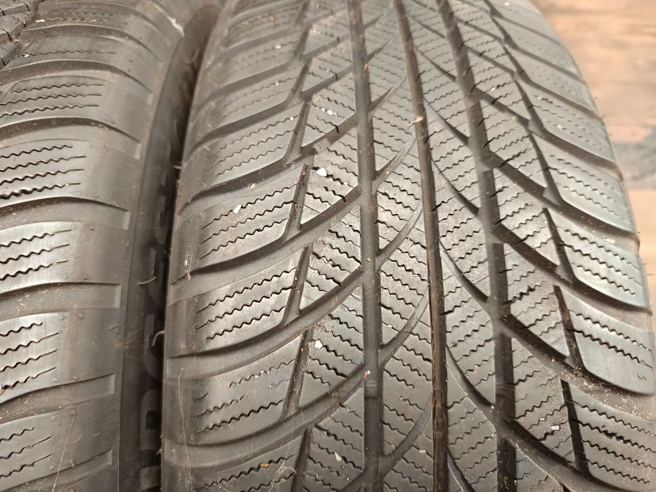 Opony zimowe 205/60r16 Bridgestone cena za 2 szt