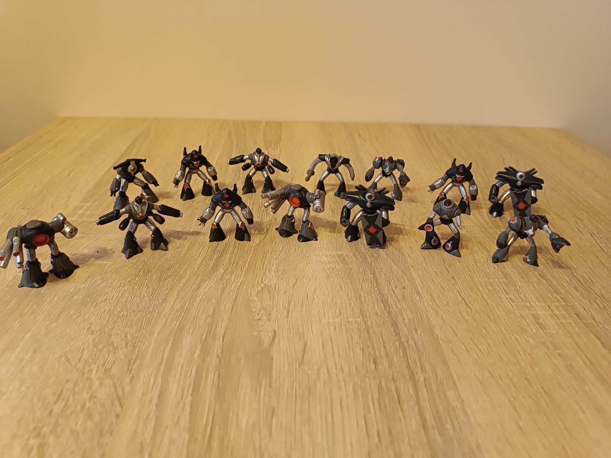 Figurki Xenox space warriors panini