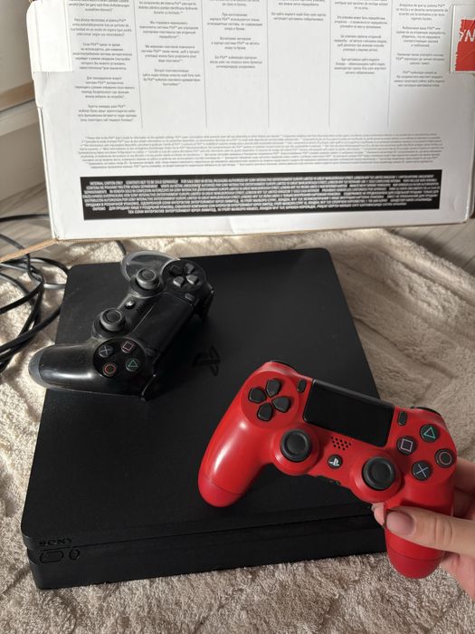 Konsola PlayStation 4 +pady,gry