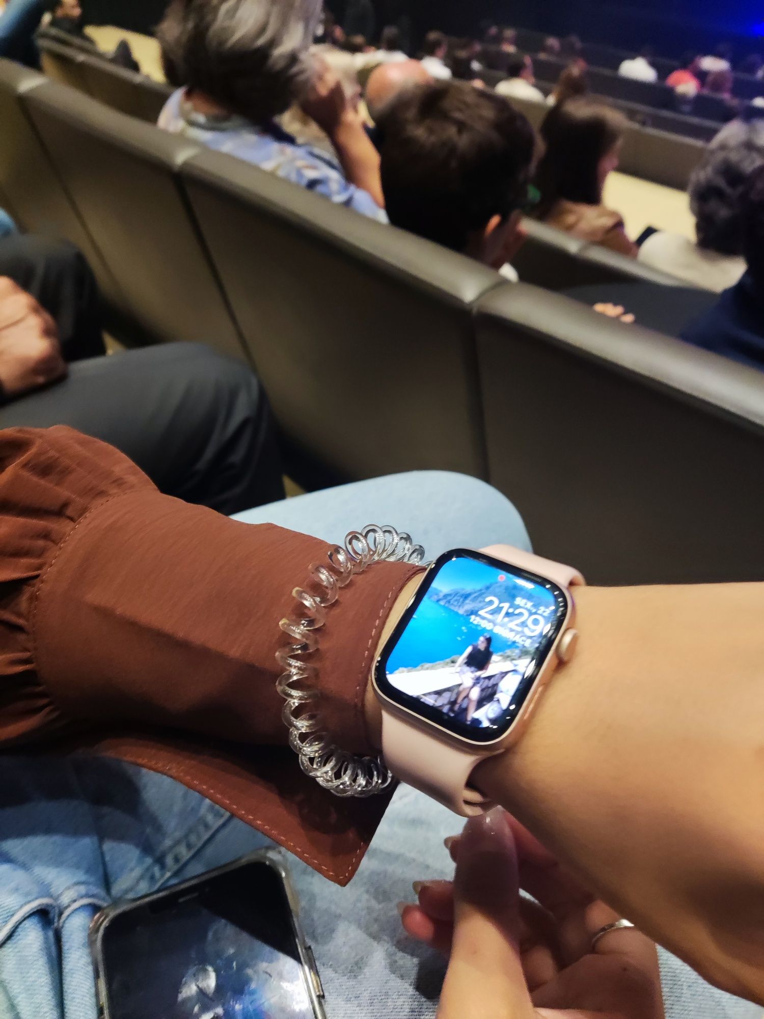 Apple watch SE - smartwatch