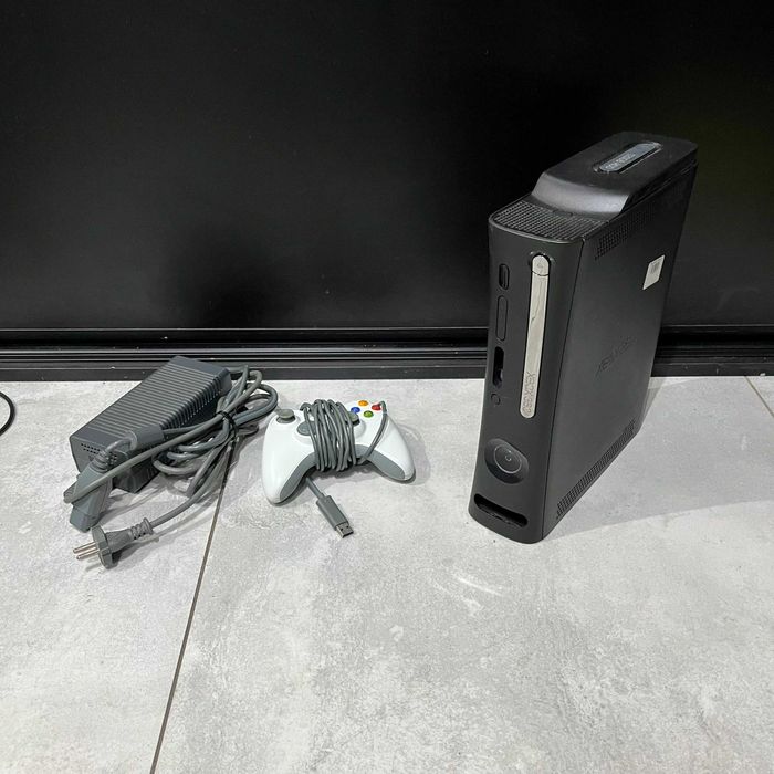 Konsola Xbox 360 120GB + Pad, chip Aurora, 1000+ gier