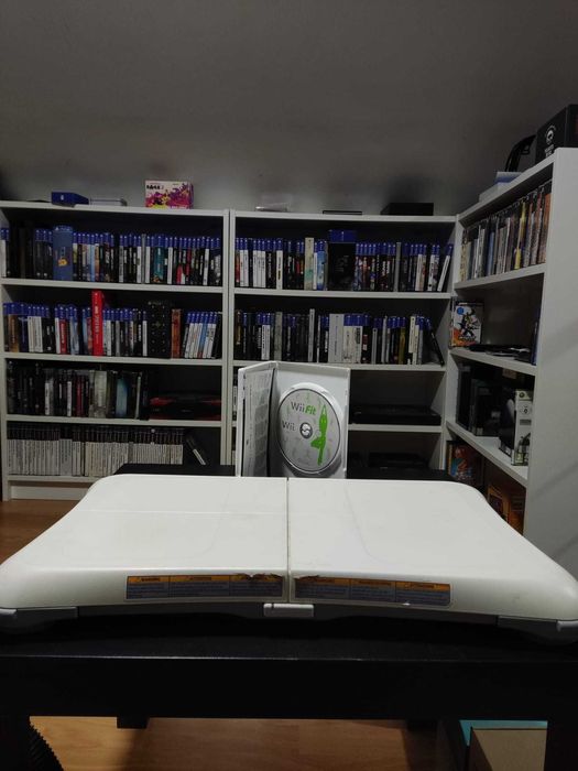 Balança + jogo Wii Fit Plus
