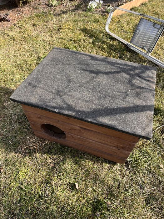 Buda dla kotka lub pieska