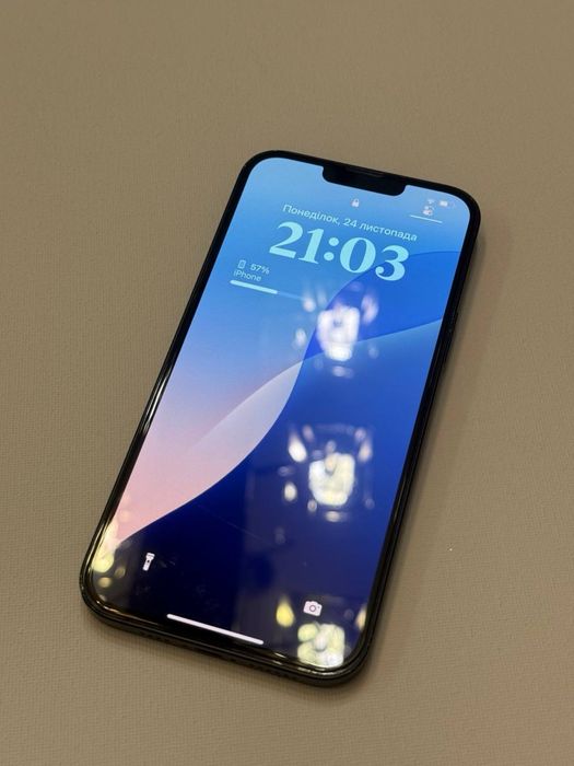 iPhone 14 plus , 128 gb . Midnight.