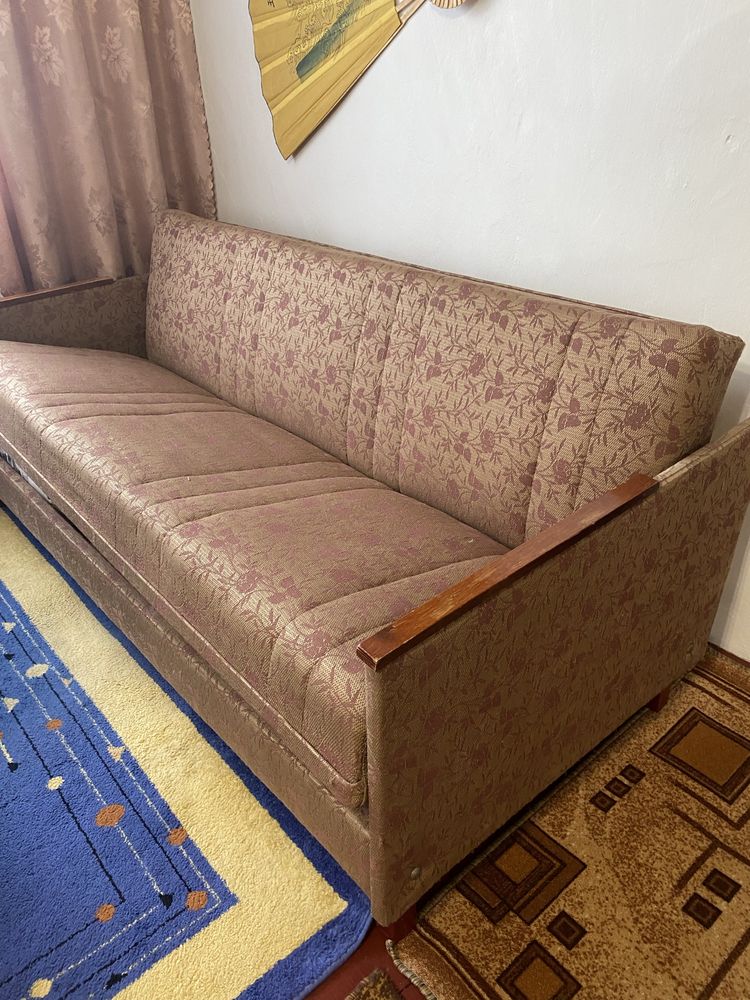 Продам диван в нормальному стані