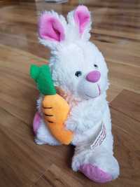 króliczek z marchewką maskotka królik z marchwią Wielkanoc zabawka