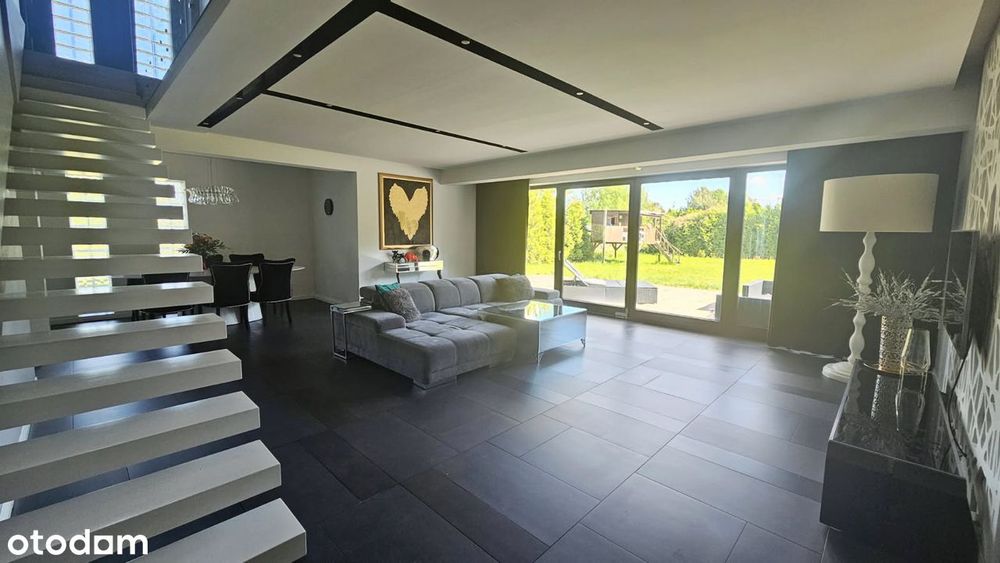 Nowoczesny dom jednorodzinny z dużą działką