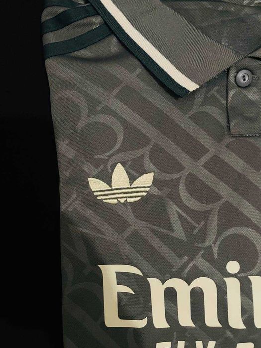 Camisola III Real Madrid nunca usada