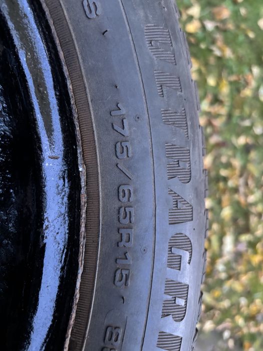 Felgi  stalowe z oponami R15 175/65 Toyota Yaris