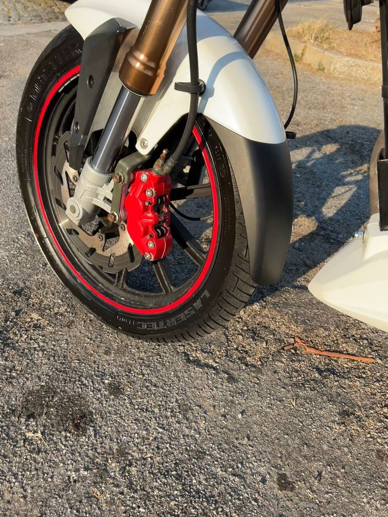 Keeway rkv 125 como nova