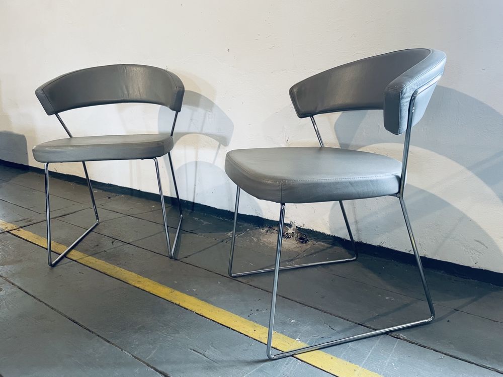 Komplet skórzanych krzeseł włoskiej marki CALLIGARIS model NEW YORK