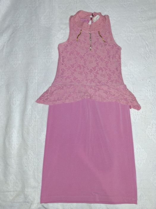 Платье розовое, на девочку