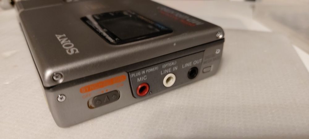 Sony walkman Minidisc MD MZ-R30 com imensos acessórios