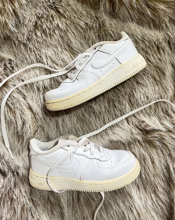 Оригинальные nike air fors детские подарю