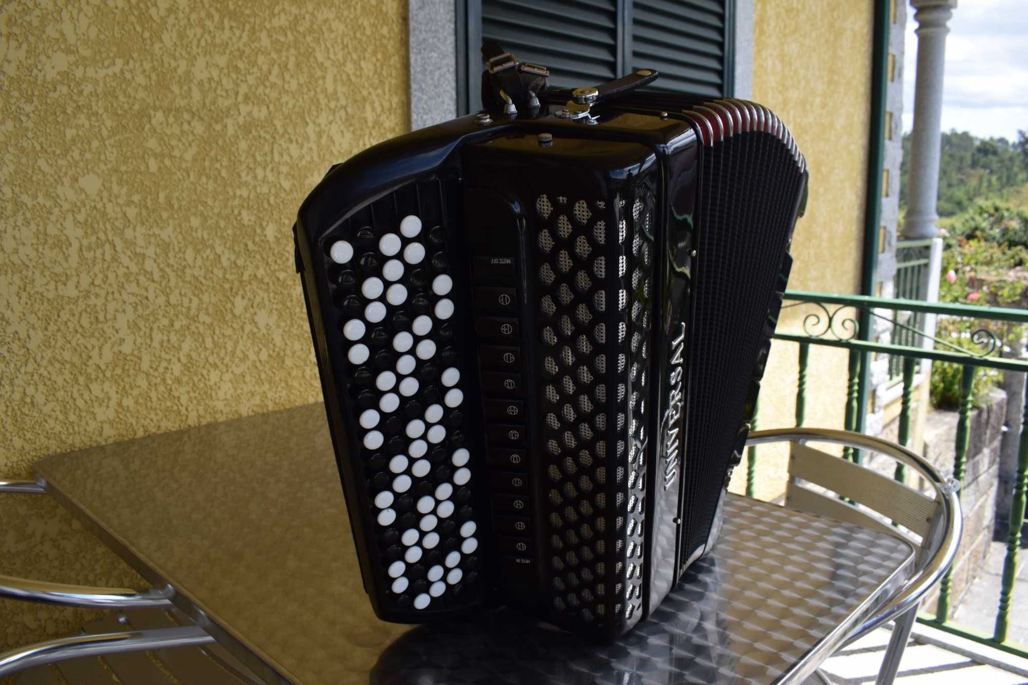 Acordeao Universal 4Voz. N 196
