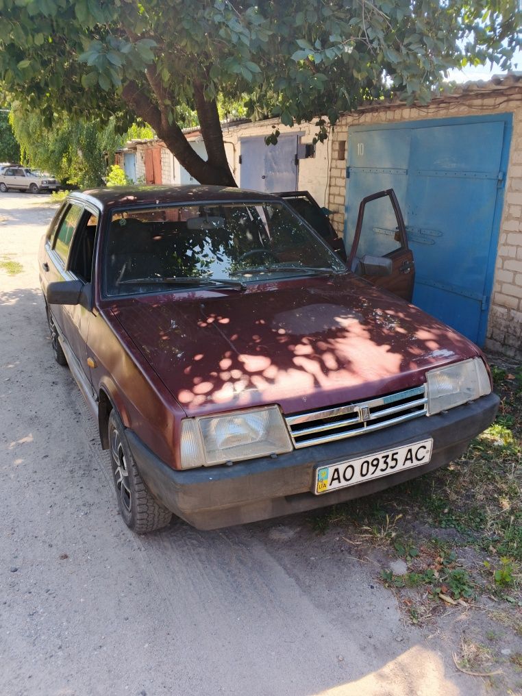 Продам ваз 21099 на ходу.