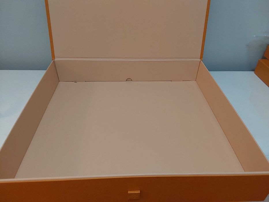 Caixa Nova Grande de Louis Vuitton.