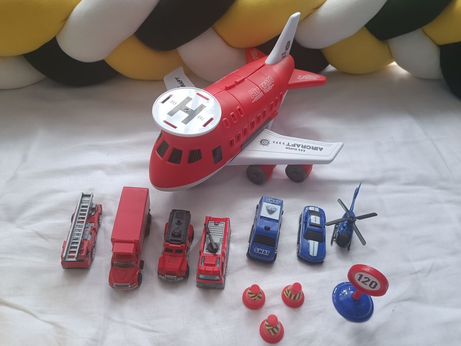 Samolot transportowy strażacki dla dziecka z samochodami