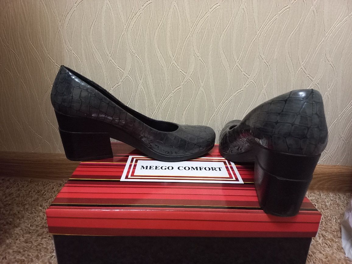Продам жіночі шкіряні туфлі сірого кольору, 39 розмір