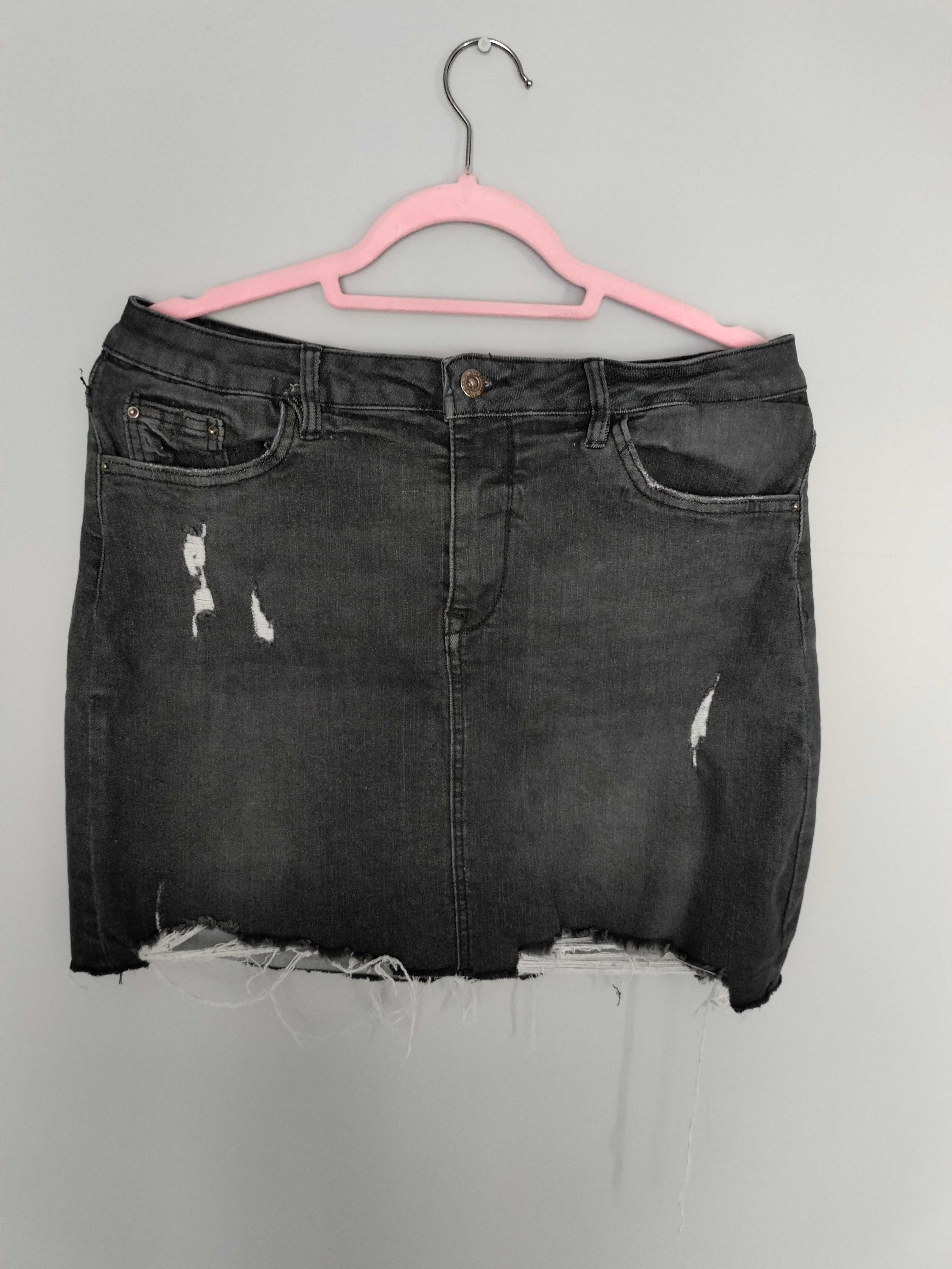 Spódniczka jeansowa rozciągliwa czarna z przetarciami r.XL Marsala