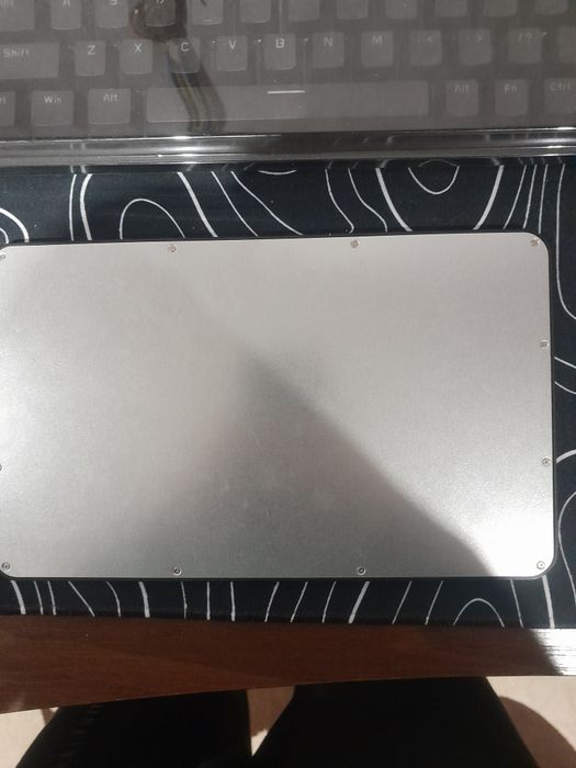 Продам клавіатуру +подарок