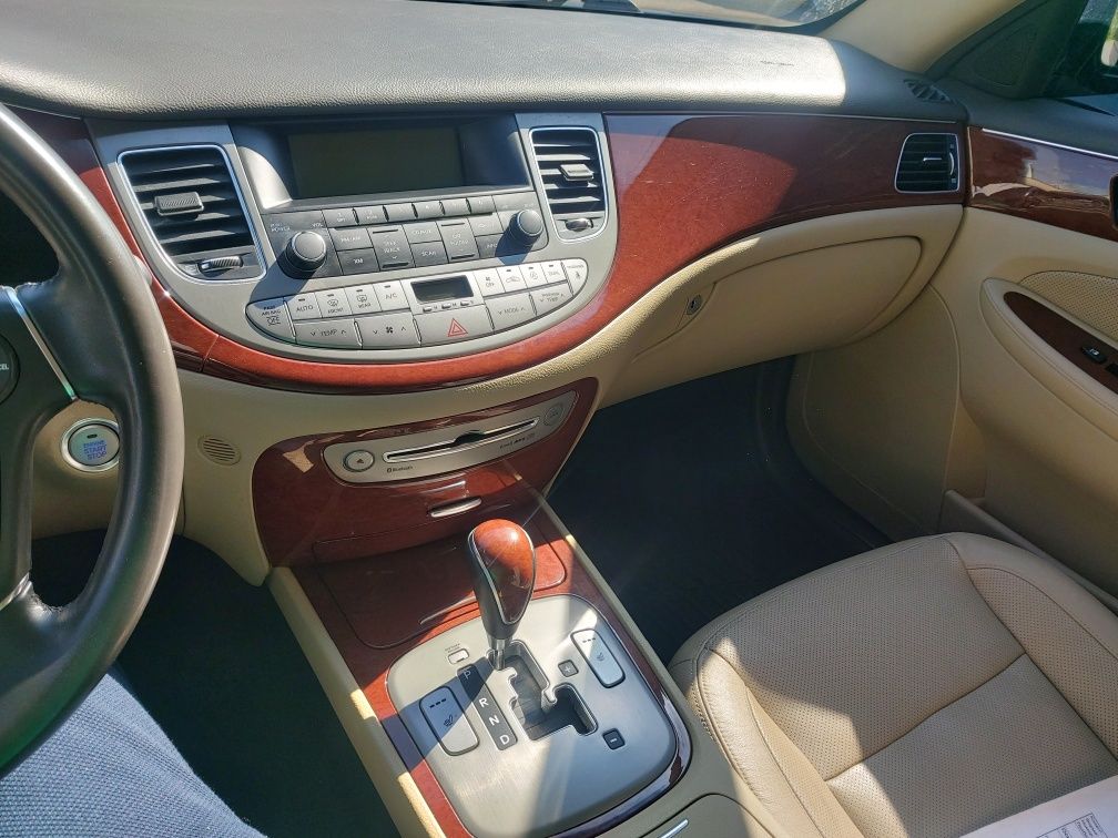 Hyundai Genesis 2013