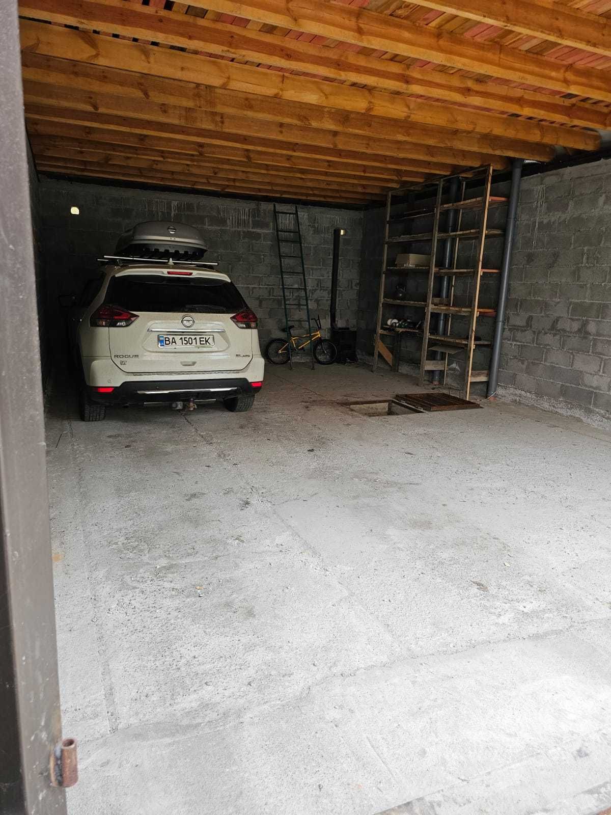 Срочно!!!Продам гараж в центре с документами. Собственник.120 кв.м.