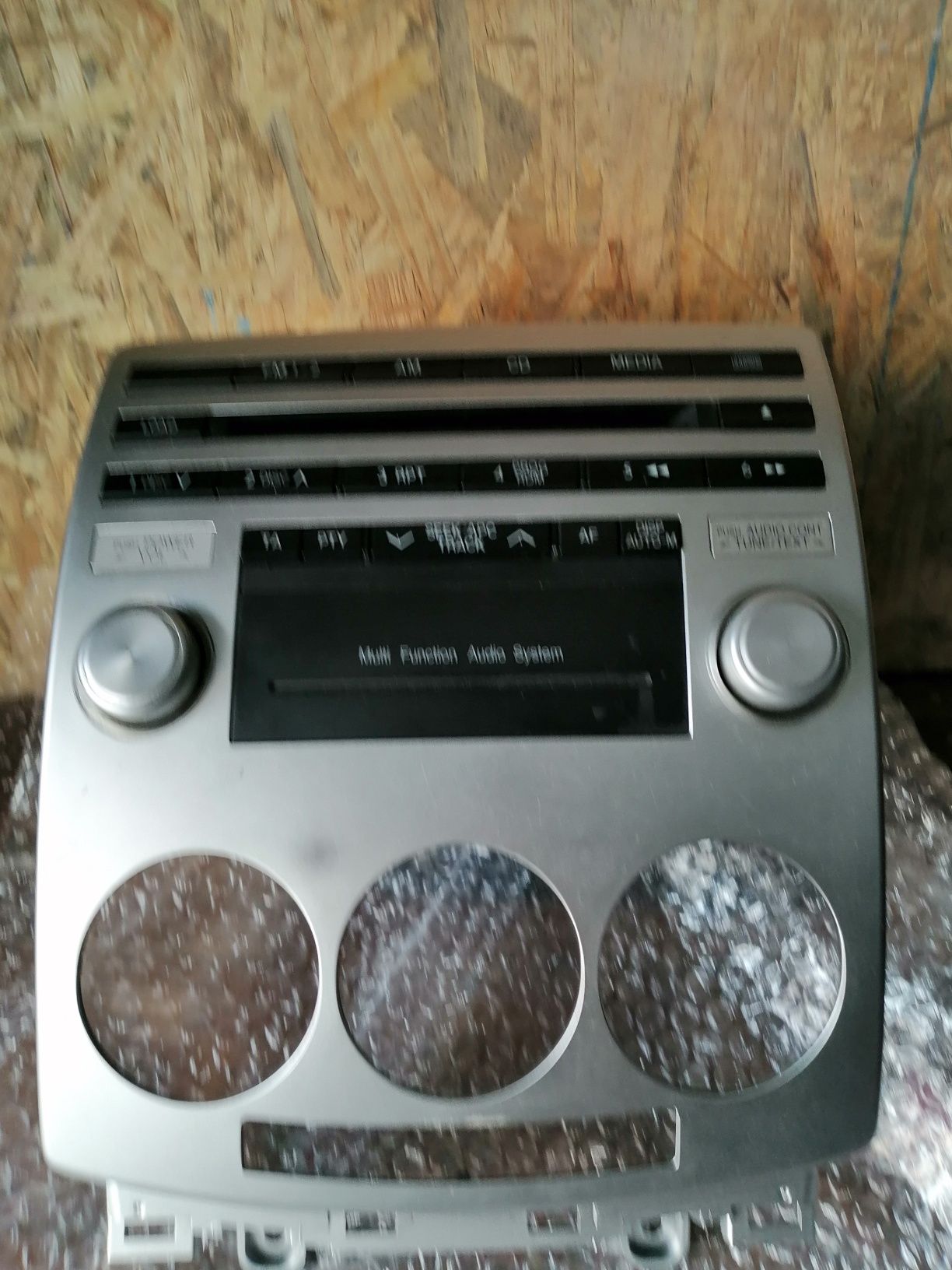 Rádio original Mazda 5 - auto radio