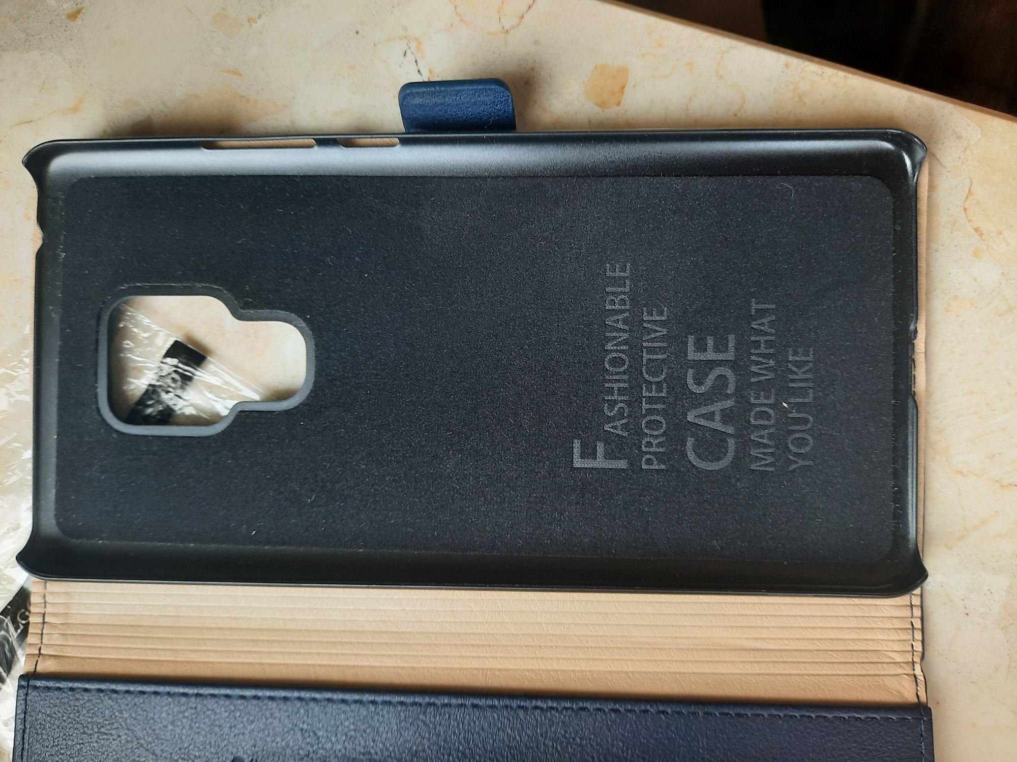 Etui na Huawei Mate 20X Dzgogo marka zamykany