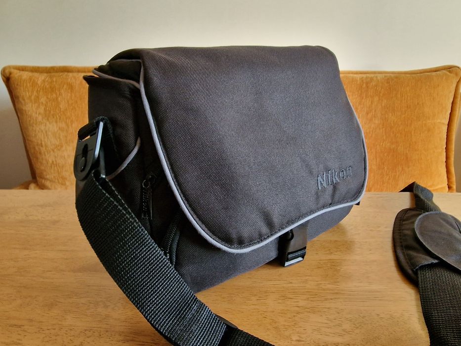 Nikon D5000, 2 obiektywy, teleobiektyw, lampa, lustrzanka