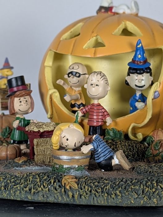 Snoopy ozdoba haloweenowa wielkie wycinanie dynie Peanuts figurki