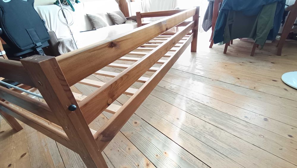 Łóżko drewniane do materaca 90x200cm