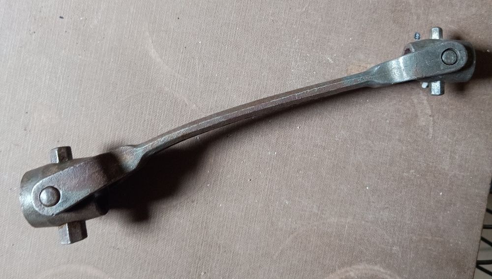 Klucz nasadowy Herkulik Imbus, stare narzędzia.