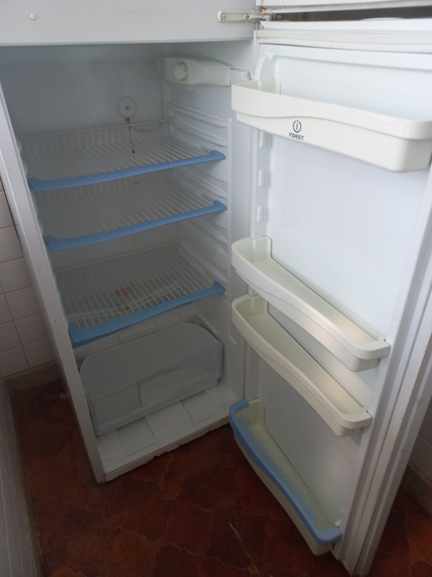 Frigorífico Indesit