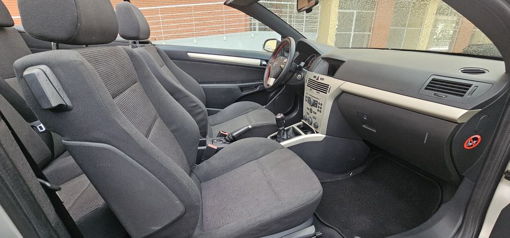 Opel astra 1.9 cdti twintop cabrio 06