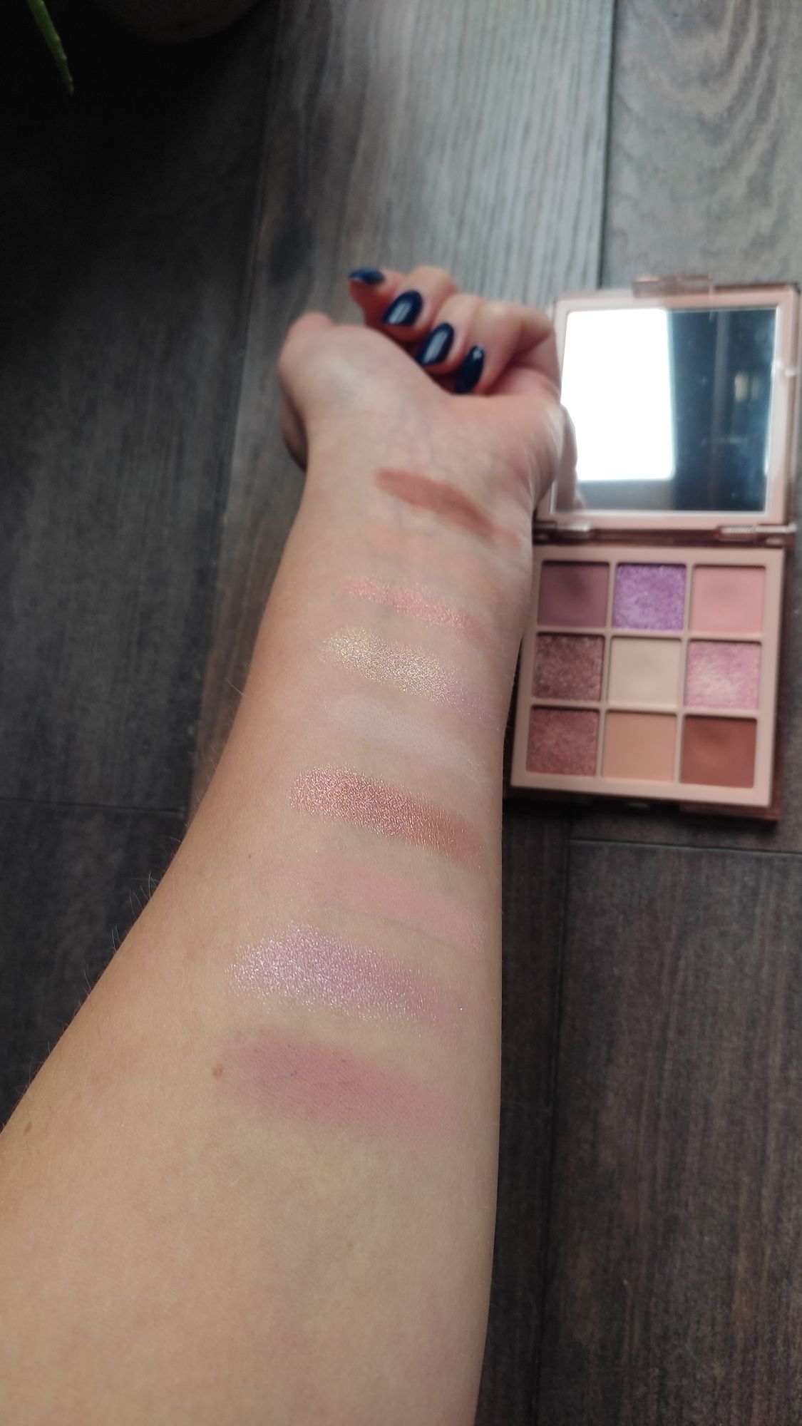 Unikat, paleta cieni Huda Beauty, light nude obsessions
