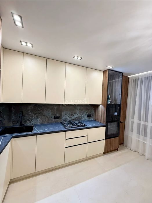 Продам шикарну 1к квартиру в зданому ЖК і/о опалення