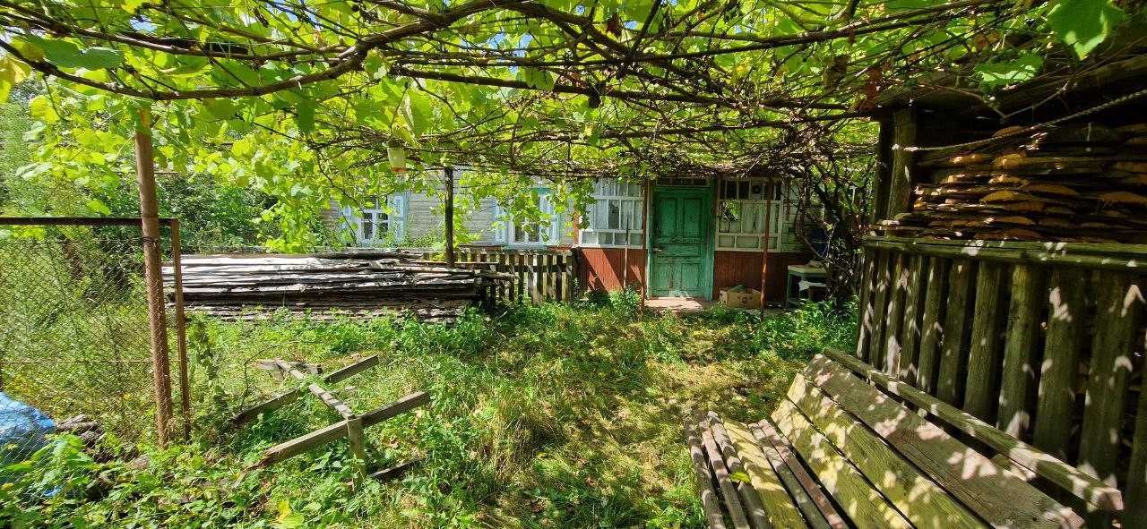 Будинок в селі Халявин