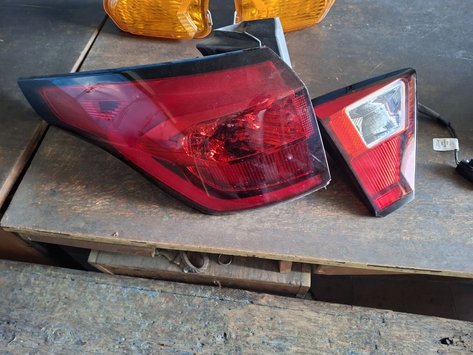 Фонарь задний левый Форд Ескейп