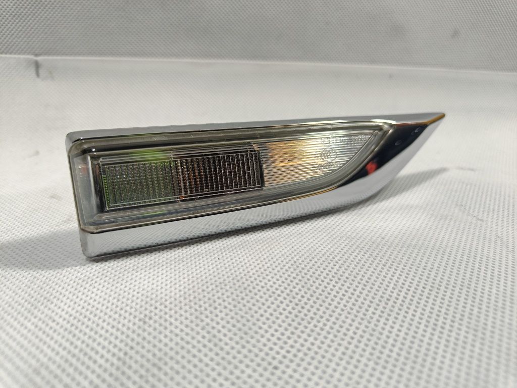 Kierunkowskaz Migacz Lusterka VW Transporter 7E 7H 7J Prawy