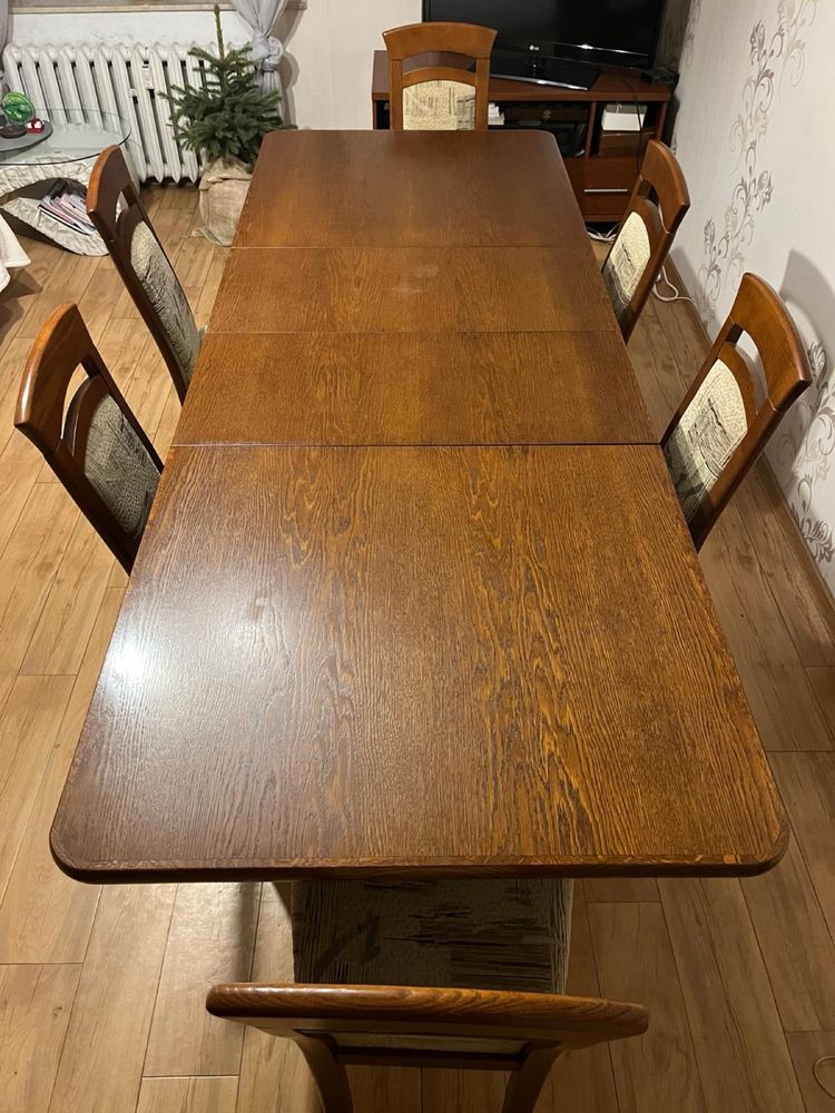 Stół z krzesłami (komplet)