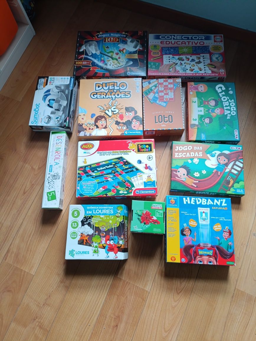 Puzzles,brinquedos,jogos livros