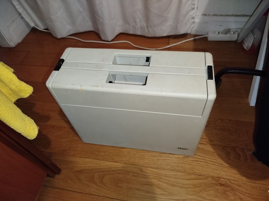 Máquina de costura pfaff 1222