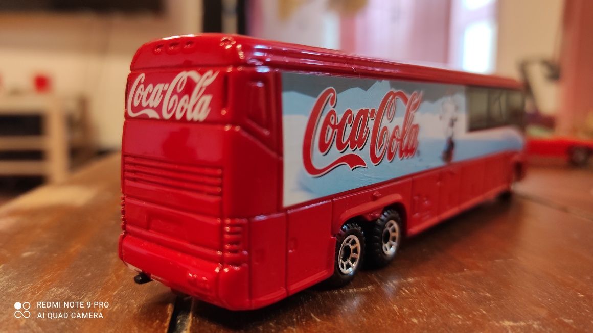 Matchbox MCI Coach Autokar Coca Cola