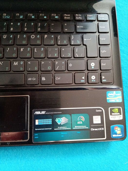 ноутбук Asus 4-х ядерный процессор Intel, 8 Гб оперативки и новый SSD