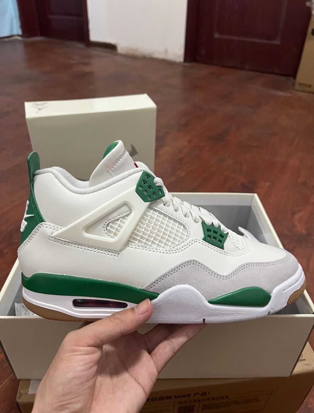 Jordan 4Retro SB Pine Green R.42